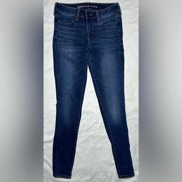 American eagle size 4 jeans no holes dark wash - Picture 1 of 3